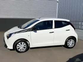 Toyota Aygo (2021) thumbnail 4