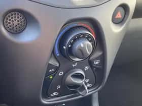 Toyota Aygo (2021) thumbnail 35