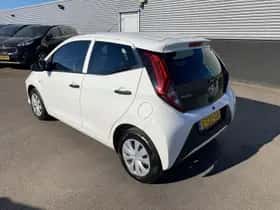 Toyota Aygo (2021) thumbnail 5
