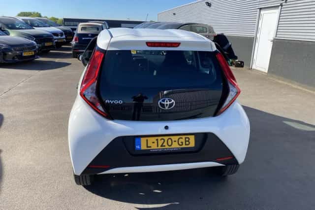 Toyota Aygo (2021) thumbnail 6
