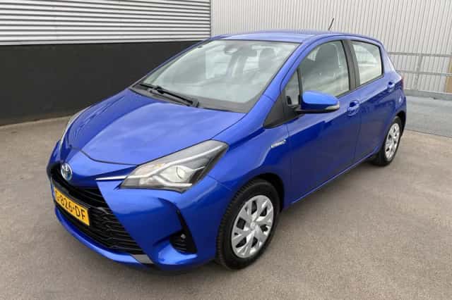 Toyota Yaris (2019) thumbnail 3