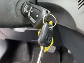 Toyota Yaris (2019) thumbnail 32