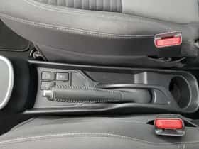 Toyota Yaris (2019) thumbnail 38