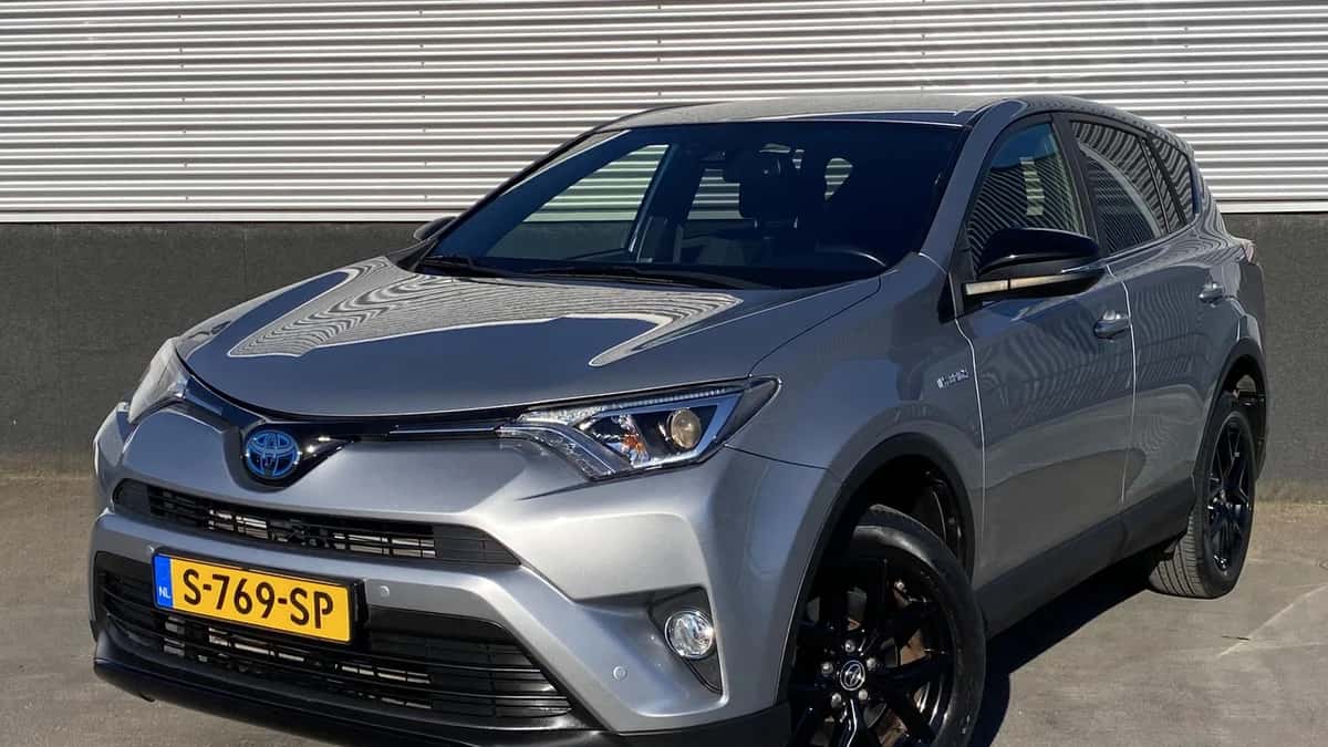 Toyota RAV4 (2018) — foto 1