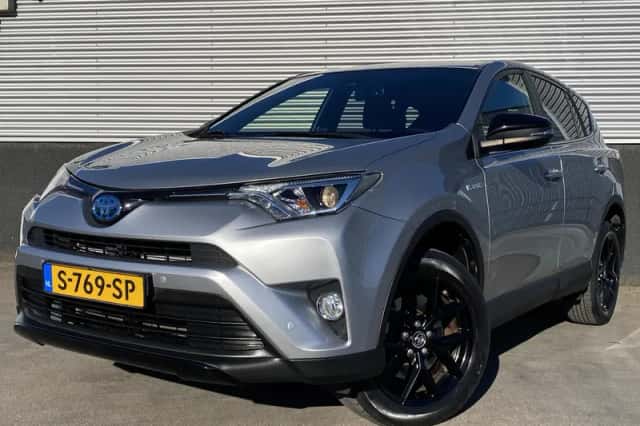Toyota RAV4 (2018) thumbnail 2