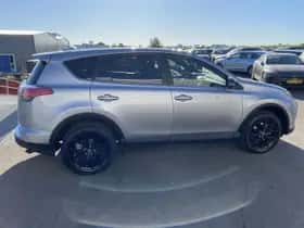 Toyota RAV4 (2018) thumbnail 16