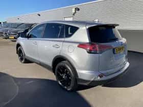 Toyota RAV4 (2018) thumbnail 4