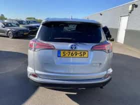 Toyota RAV4 (2018) thumbnail 6