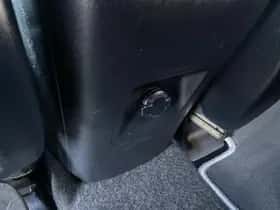 Toyota RAV4 (2018) thumbnail 54