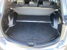 Toyota RAV4 (2018) thumbnail 8