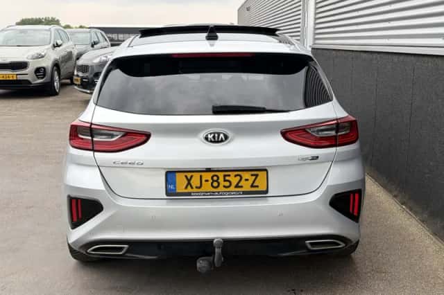 Kia Ceed (2019) thumbnail 4