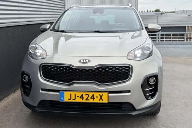 Kia Sportage (2016) thumbnail 3