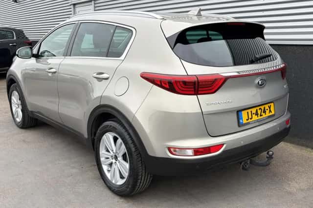 Kia Sportage (2016) thumbnail 5