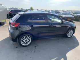 Kia Rio (2018) thumbnail 13