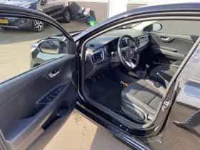 Kia Rio (2018) thumbnail 20