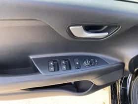 Kia Rio (2018) thumbnail 21