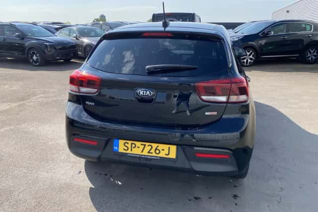 Kia Rio (2018) thumbnail 6