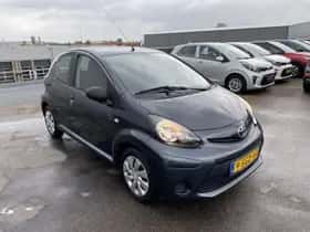 Toyota Aygo (2013) thumbnail 14