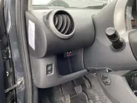 Toyota Aygo (2013) thumbnail 19