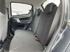 Toyota Aygo (2013) thumbnail 9