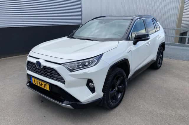 Toyota RAV4 (2020) thumbnail 3