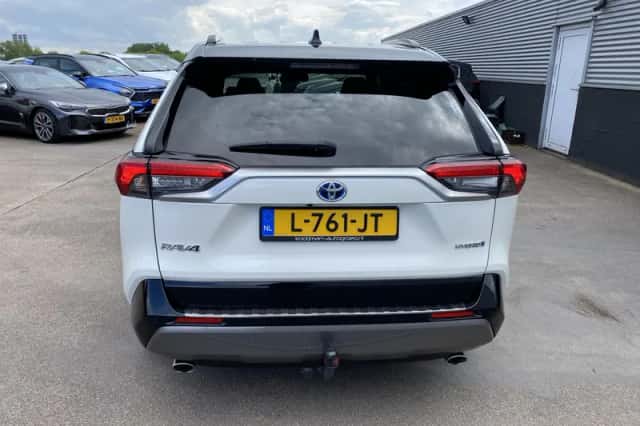 Toyota RAV4 (2020) thumbnail 6