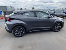 Toyota C-HR (2023) thumbnail 12