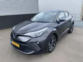 Toyota C-HR (2023) thumbnail 3