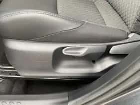 Toyota C-HR (2023) thumbnail 22