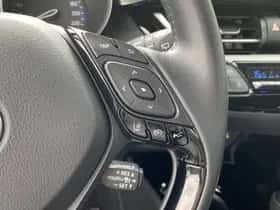 Toyota C-HR (2023) thumbnail 29