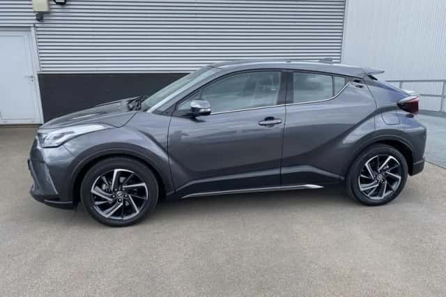 Toyota C-HR (2023) thumbnail 4
