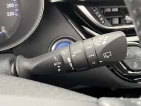Toyota C-HR (2023) thumbnail 31