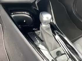 Toyota C-HR (2023) thumbnail 38