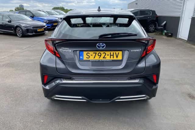 Toyota C-HR (2023) thumbnail 6