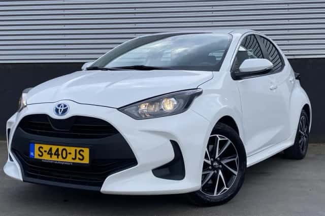 Toyota Yaris (2023) thumbnail 2
