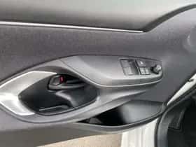 Toyota Yaris (2023) thumbnail 18