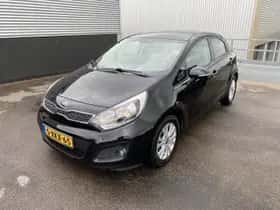 Kia Rio (2014) thumbnail 3