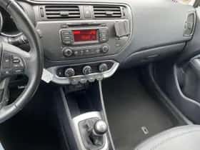 Kia Rio (2014) thumbnail 30