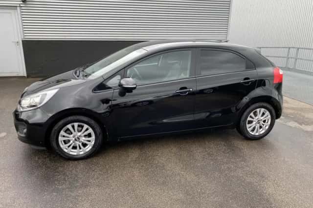 Kia Rio (2014) thumbnail 4