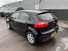 Kia Rio (2014) thumbnail 5