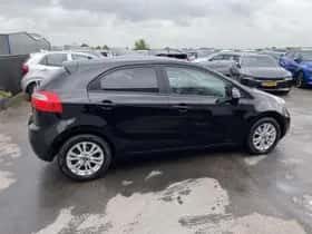 Kia Rio (2014) thumbnail 10
