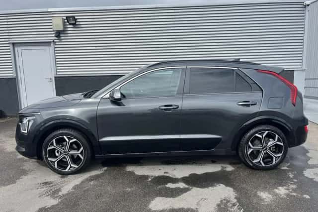 Kia Niro (2023) thumbnail 3