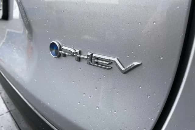 Toyota RAV4 (2025) thumbnail 5