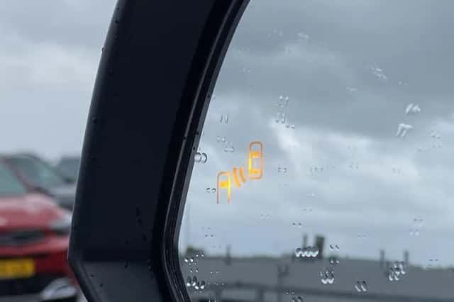 Toyota RAV4 (2025) thumbnail 6