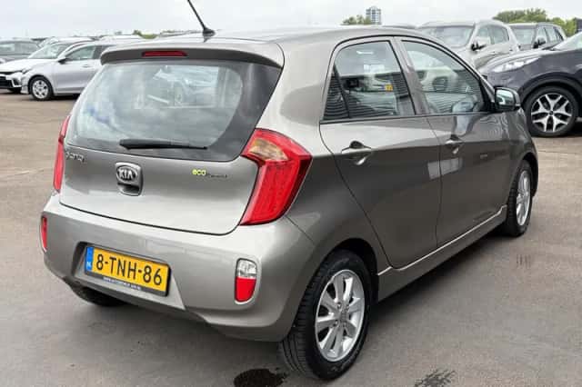 Kia Picanto (2014) thumbnail 5