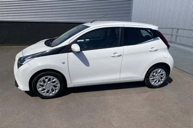 Toyota Aygo (2021) thumbnail 4