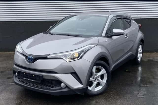 Toyota C-HR (2018) thumbnail 1