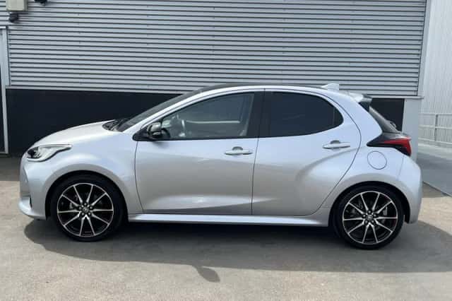 Toyota Yaris (2023) thumbnail 4