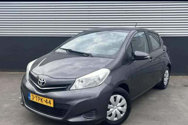 Toyota Yaris (2014) thumbnail 1