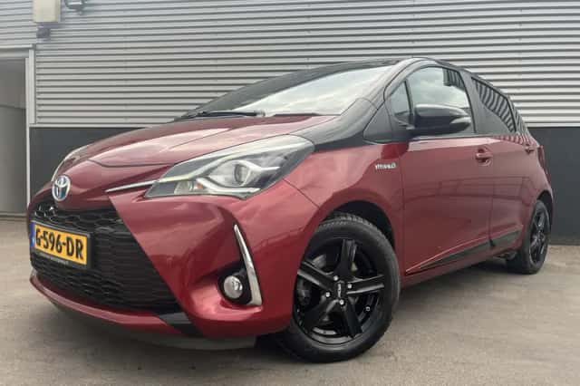 Toyota Yaris (2018) thumbnail 2